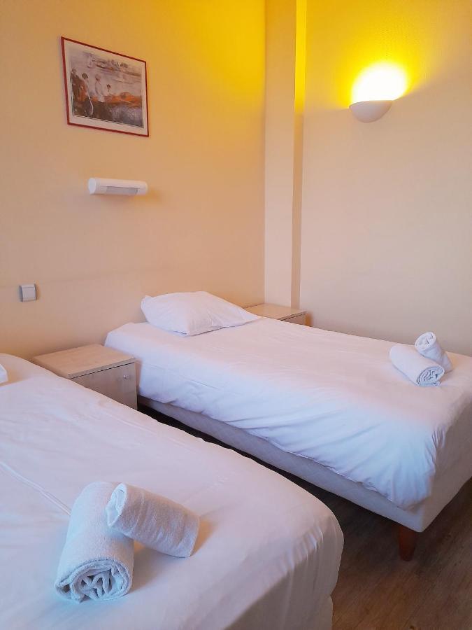 Hotellerie Saint Yves Chartres Exterior foto