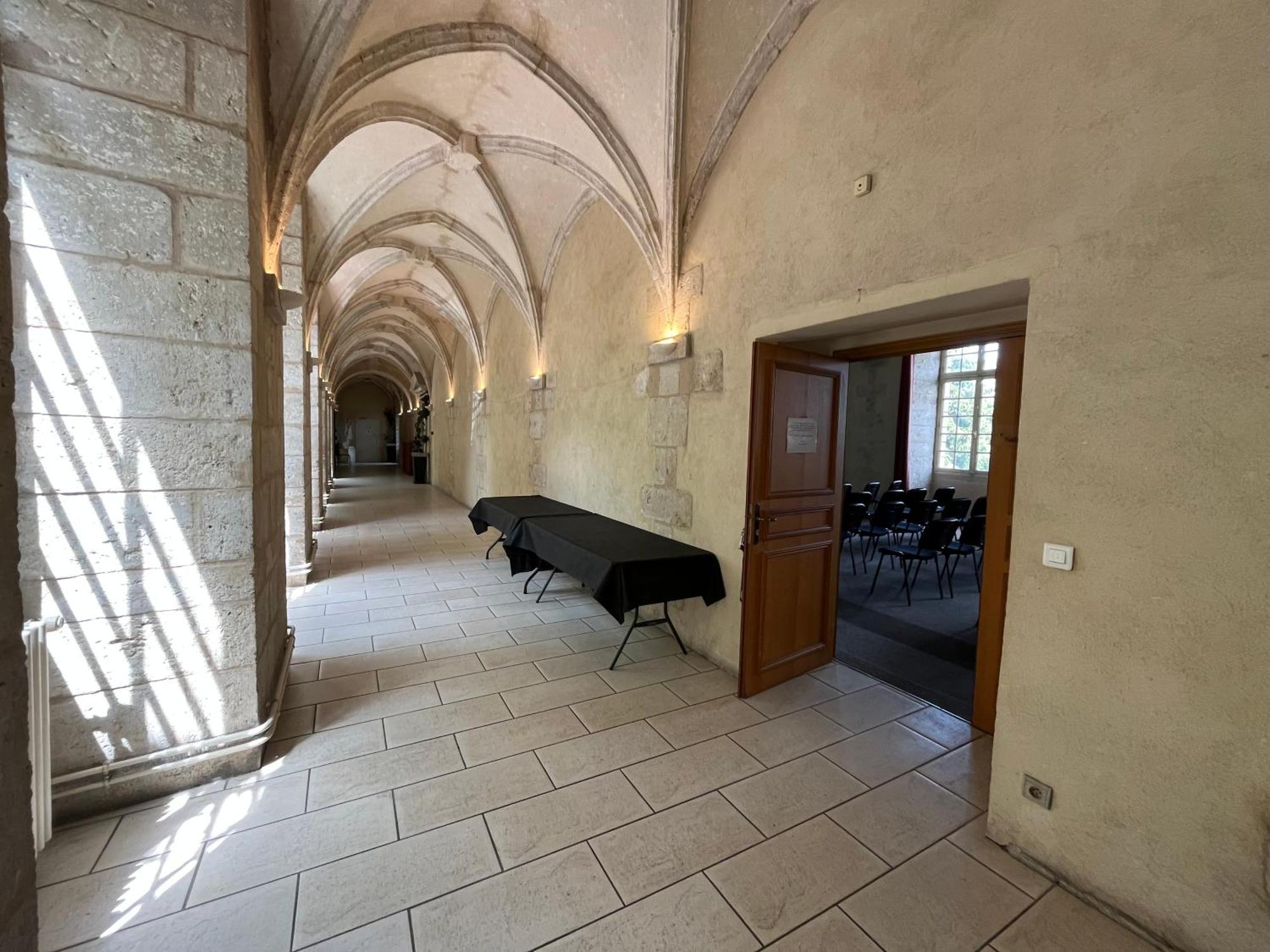 Hotellerie Saint Yves Chartres Exterior foto