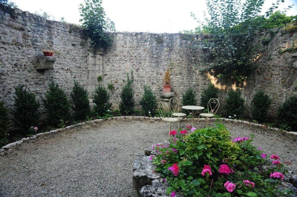 Hotellerie Saint Yves Chartres Exterior foto