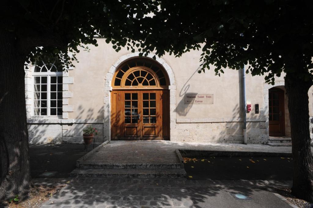 Hotellerie Saint Yves Chartres Exterior foto